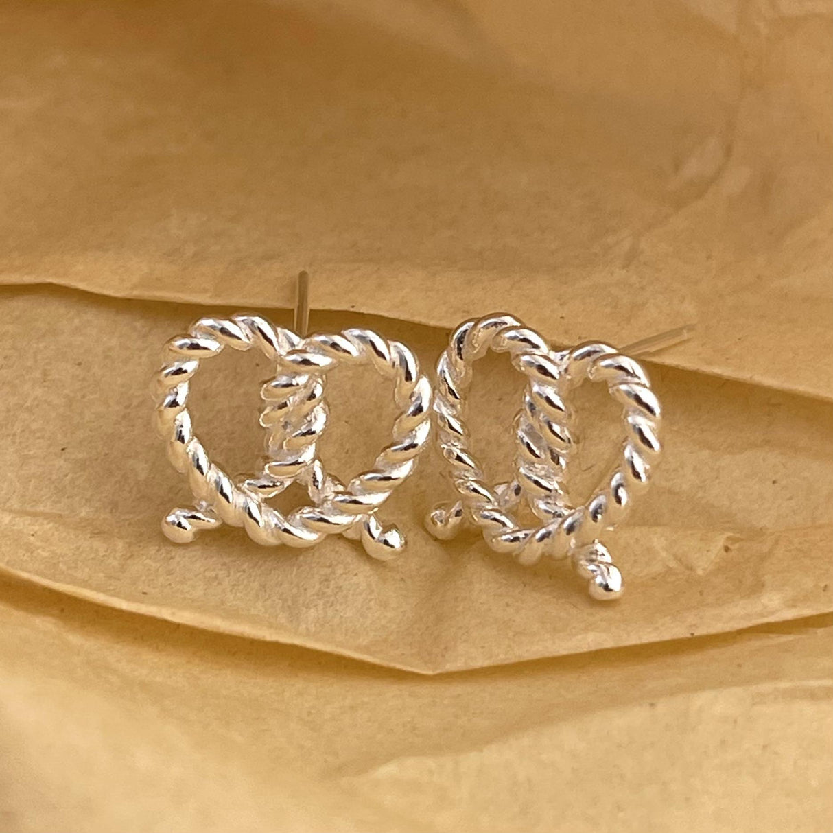 Women's Sterling Silver Twist Knotted Heart Stud Earrings - Dazpy