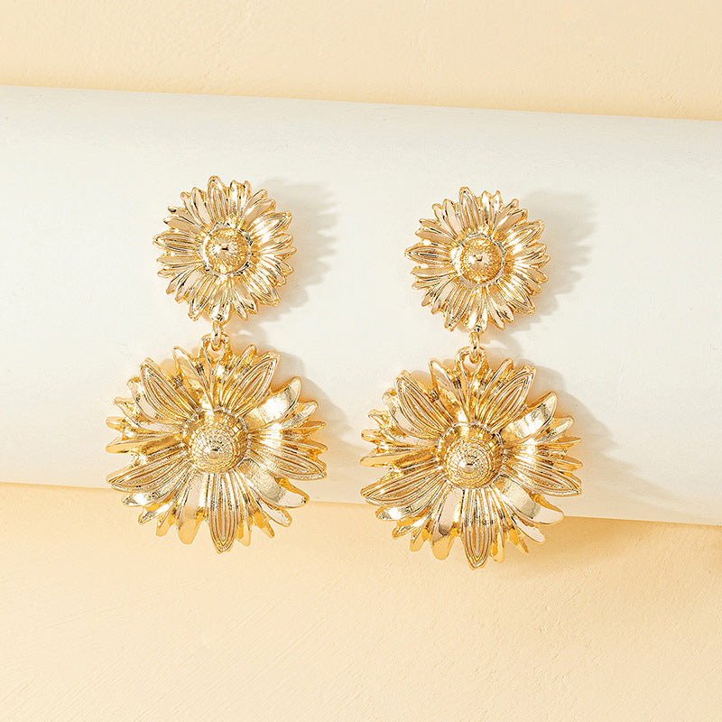 Golden Chrysanthemum Flower Drop Earrings for Women – Elegant Party Dangle Jewelry