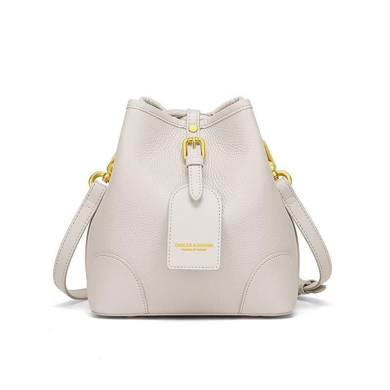 Bolso bombonera de piel elegante