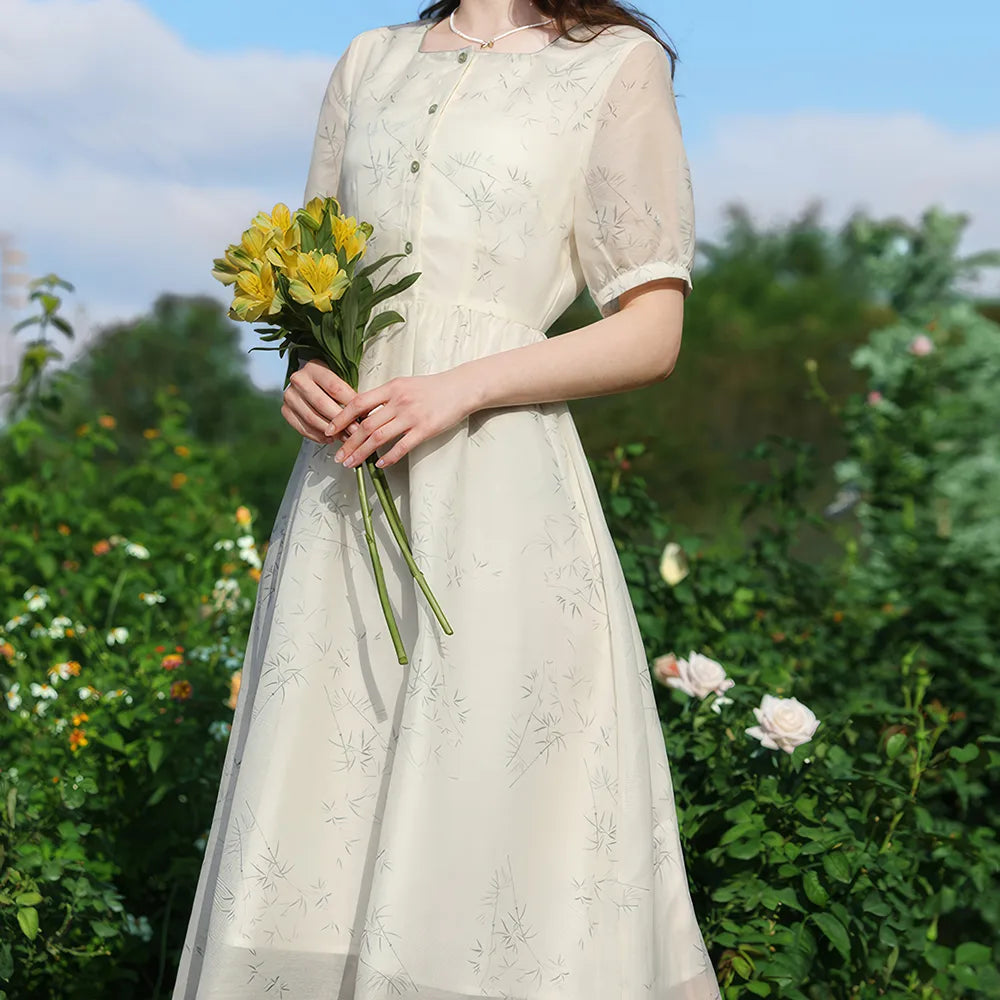 Vestido de verano con cuello cuadrado y flores francesas