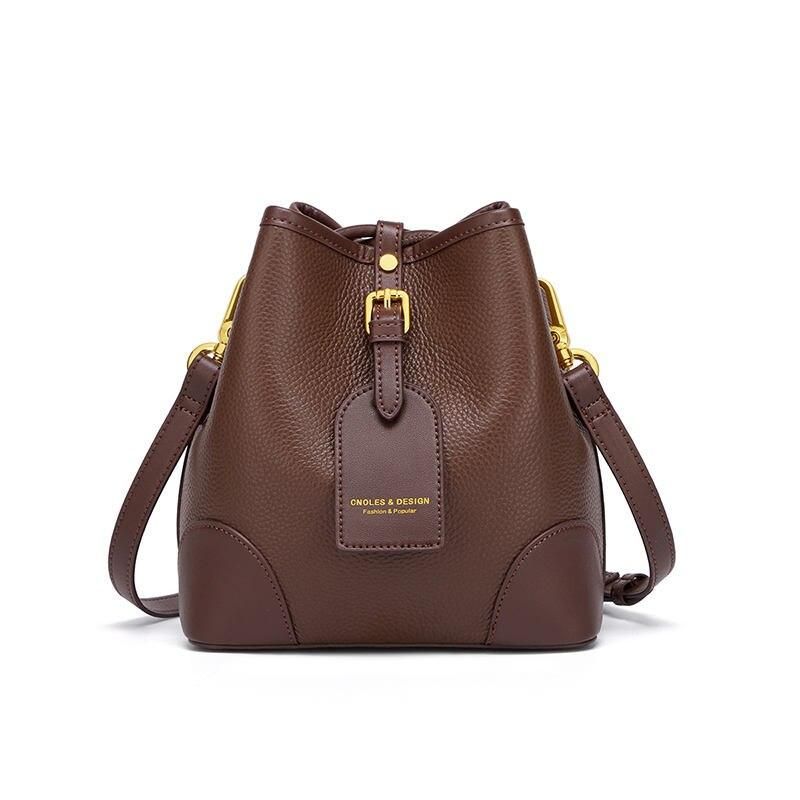 Bolso bombonera de piel elegante