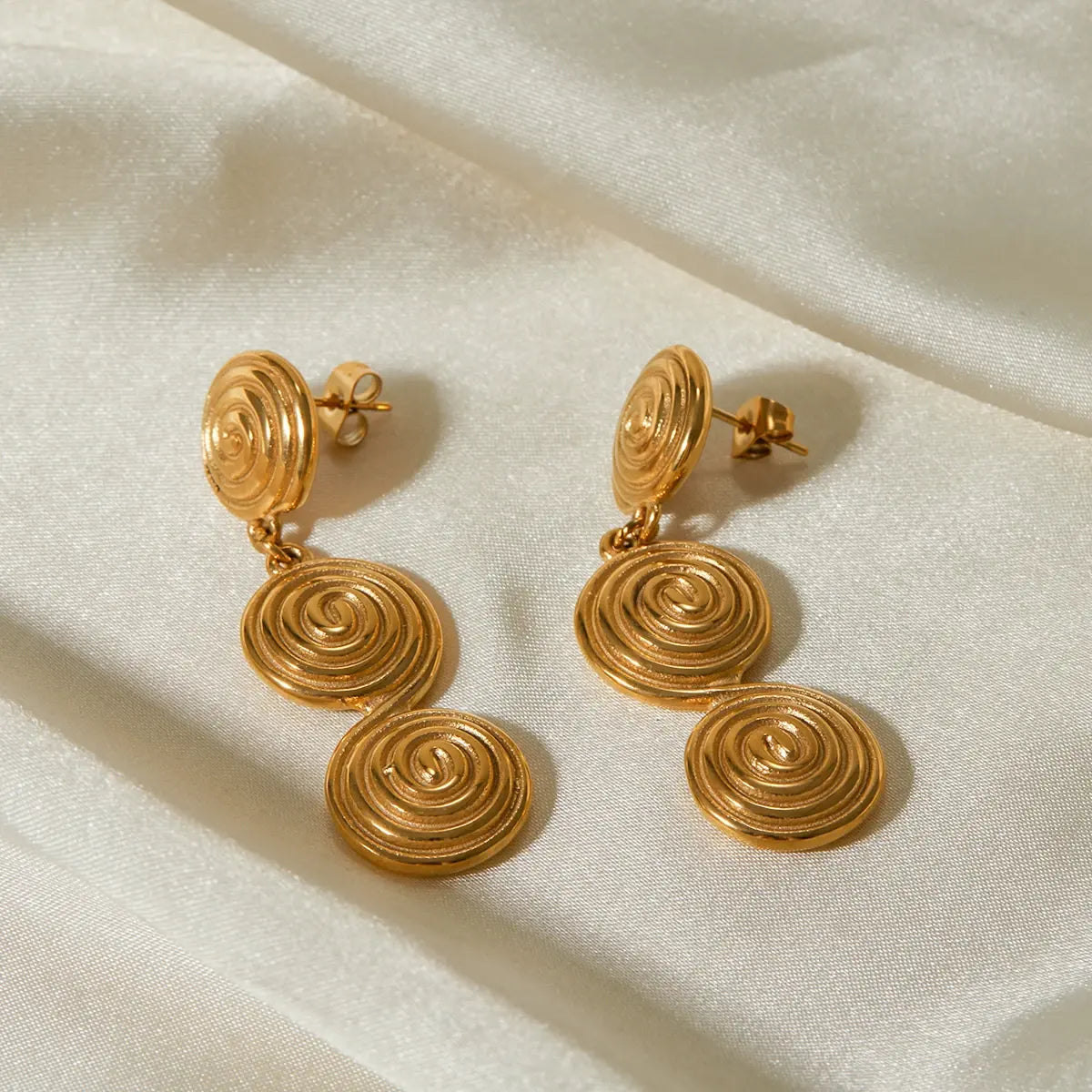 Vintage 18K Gold Plated Threaded Pendant Earrings