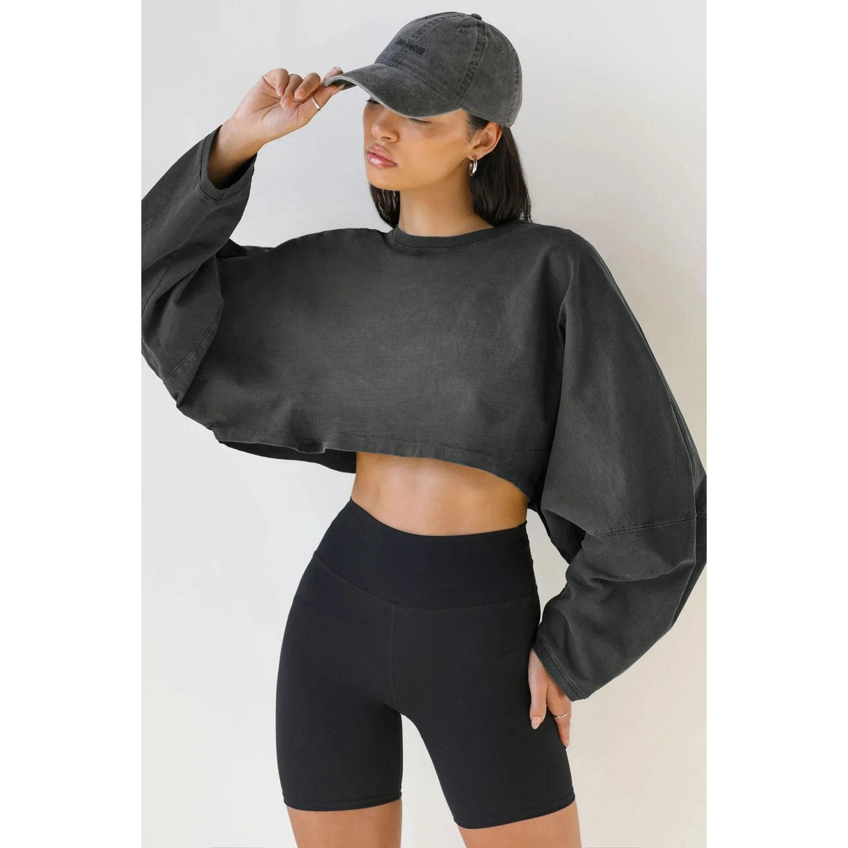 Oversized Streetwear-Inspired Crop Sweatshirt