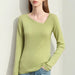 Herbstlicher asymmetrischer, diagonaler V-Ausschnitt-Slim-Pullover