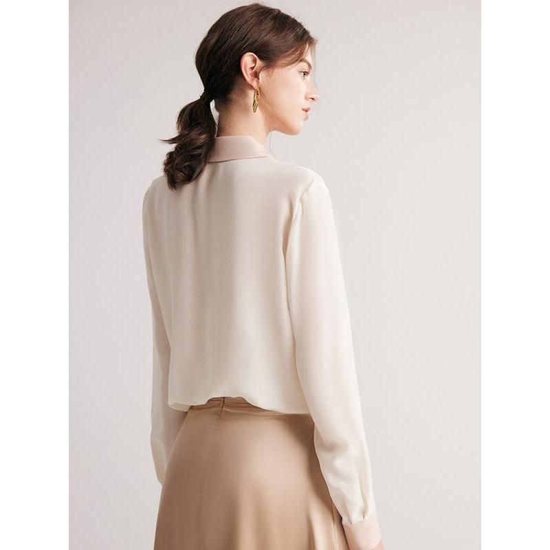 Elegante Bluse aus Seidenkrepp