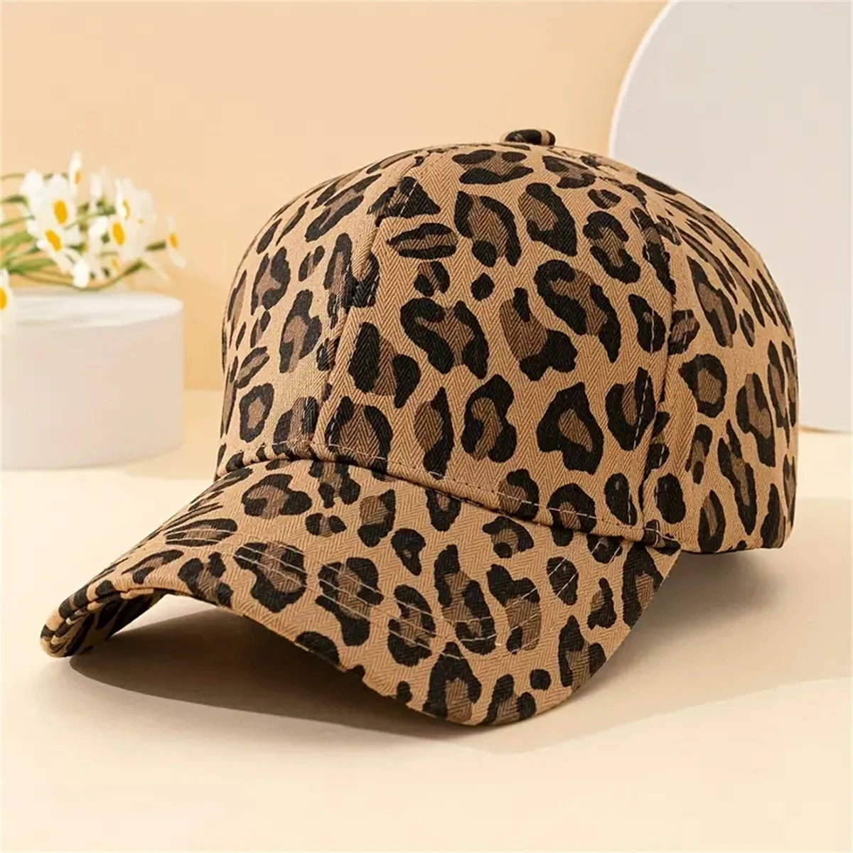 Gorra de béisbol con estampado de leopardo