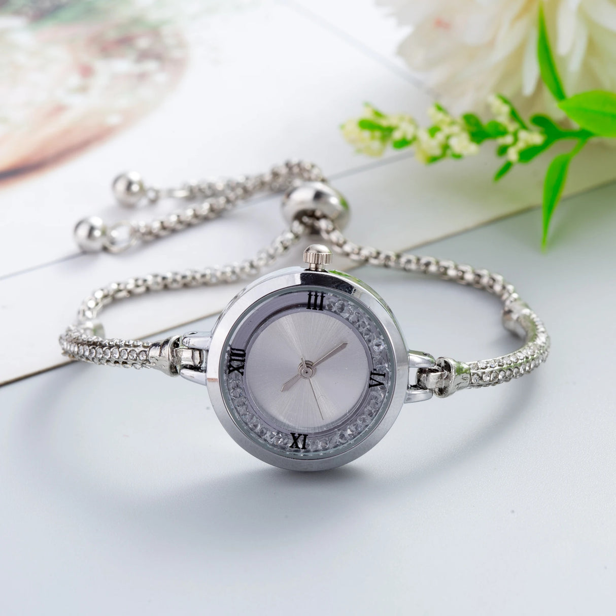 Reloj de cuarzo de lujo para mujer: elegante reloj de pulsera de acero inoxidable con esfera pequeña