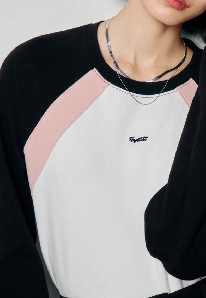 Camiseta holgada de manga larga con cuello redondo de primavera