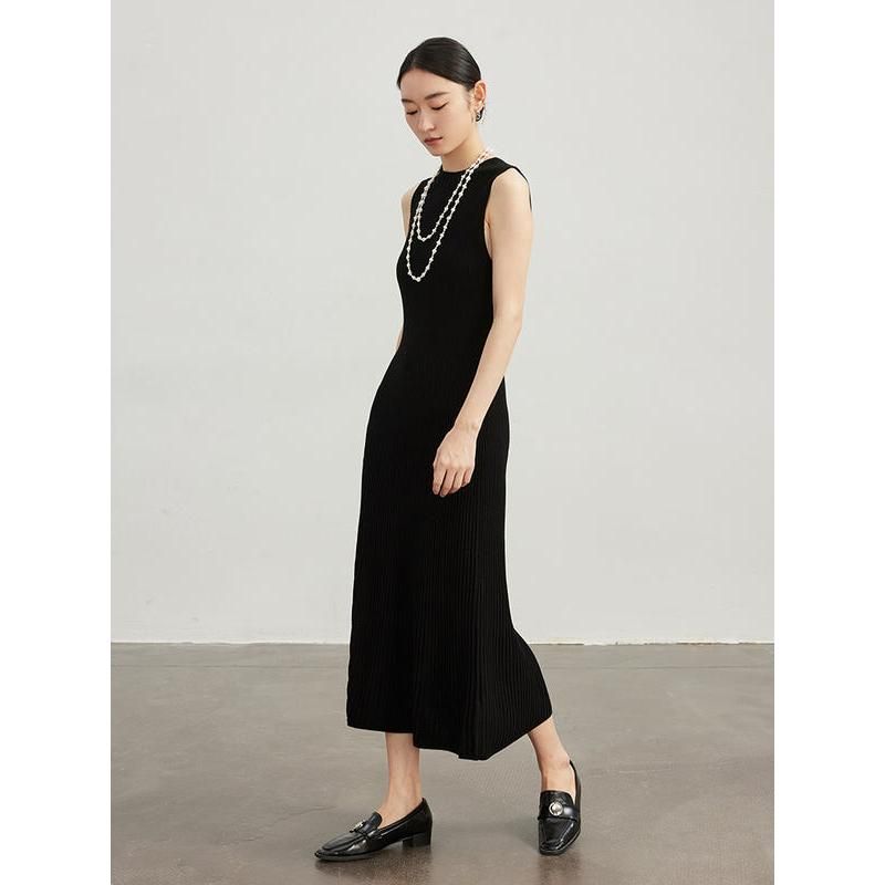 Elegant Sleeveless Wool Blend Mid-Calf Dress