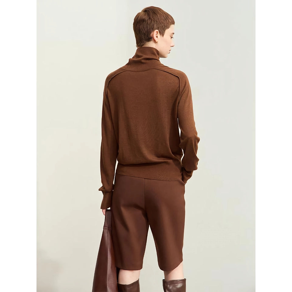 Minimalistischer Rollkragenpullover für den Herbst