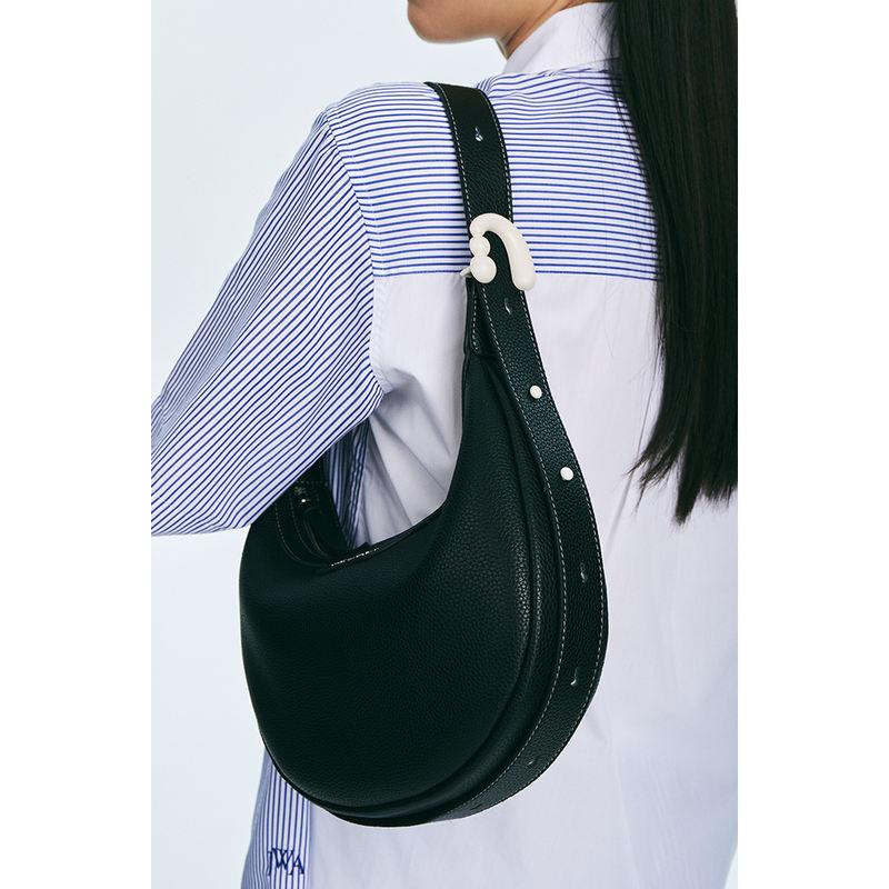 Chic Crescent Leather Crossbody Bag - Soft & Stylish