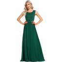 Vestido largo de mujer con cuello redondo y detalles de encaje