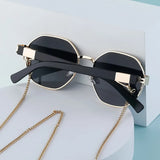 Achteckige Vintage-Sonnenbrille mit Kette