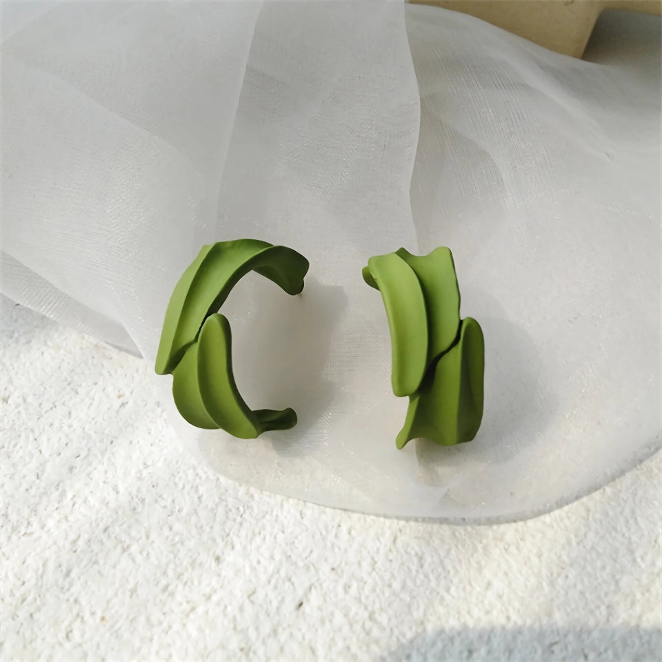 Pendientes colgantes geométricos de hoja verde elegantes para mujer