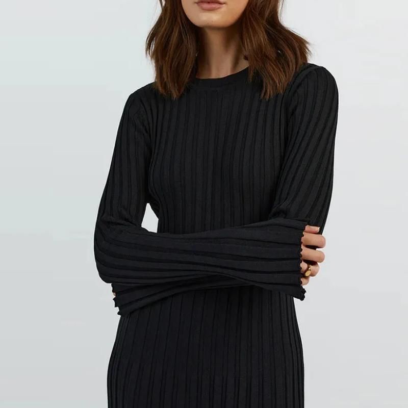 Elegant Pleated Knit Dress