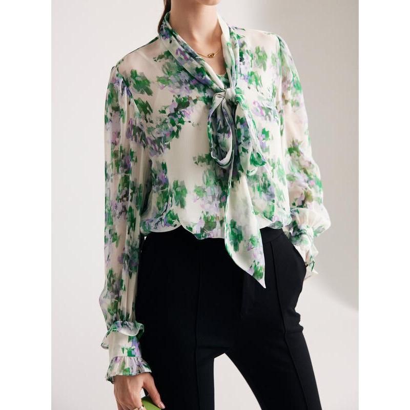 Blusa floral con cuello de lazo en mezcla de seda para mujer