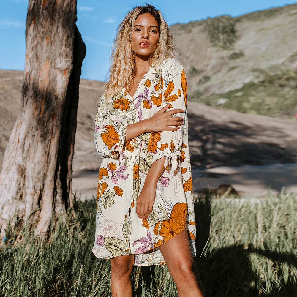 Floral Paradise – Geknöpftes Chiffon-Strandtunikakleid