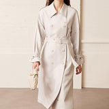 Eleganter zweireihiger minimalistischer Trenchcoat mit Gürtel