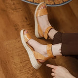 Sandalias de plataforma de cuero elegantes de verano