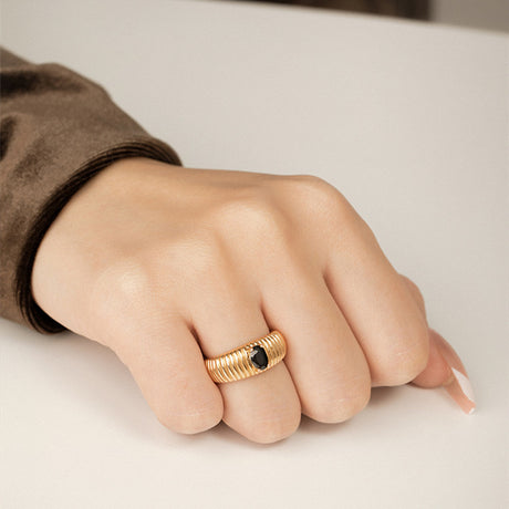 Women's Fashion Vintage Niche Design Light Luxury Cold Wind Index Finger Ring - Dazpy