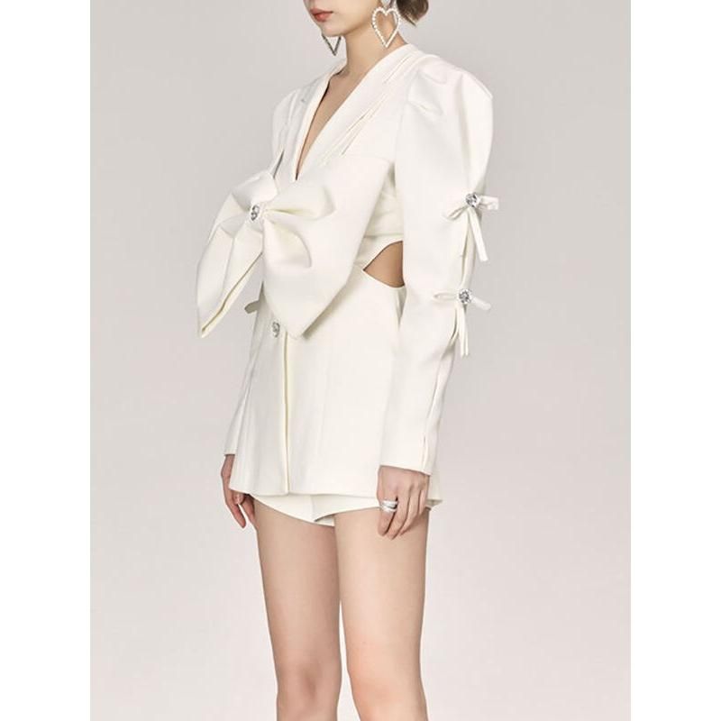 Blazer blanco de moda para mujer con lazo de diamantes