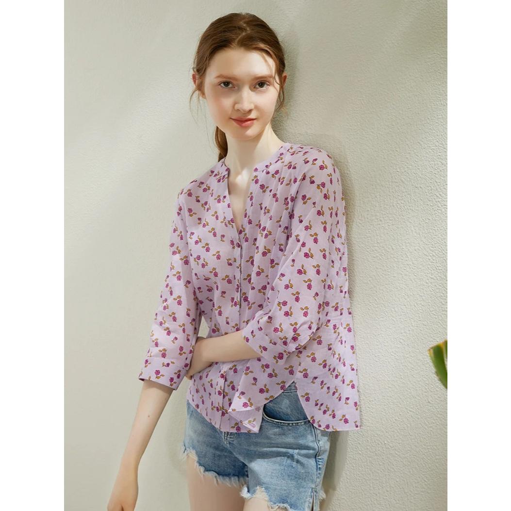 Blusa de ramio con flores de primavera