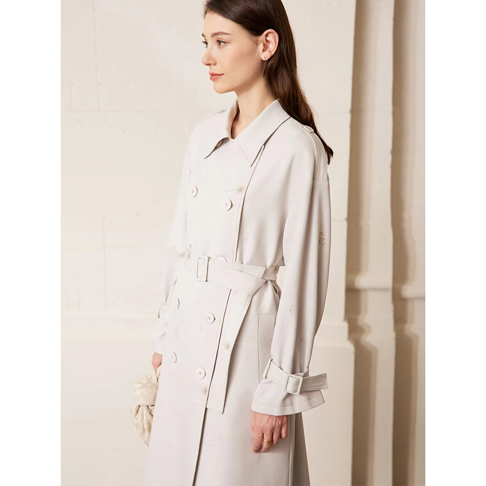 Eleganter zweireihiger minimalistischer Trenchcoat mit Gürtel