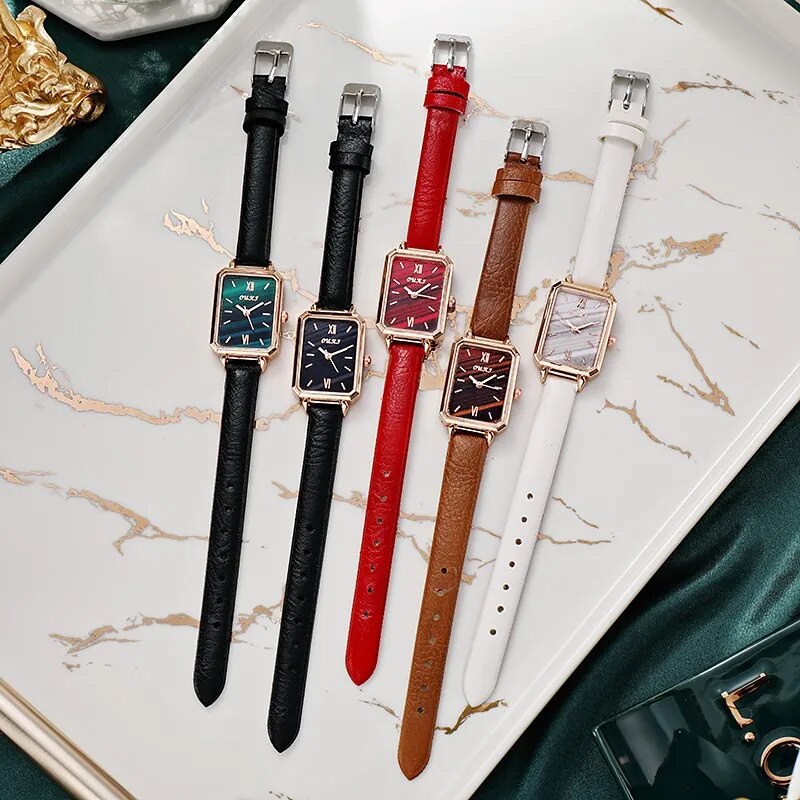 Elegante reloj de mujer con esfera cuadrada y correa de piel