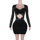 Minivestido negro de encaje con aberturas y manga larga para mujer