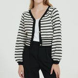 Dicker Strick-Cardigan mit Vintage-Streifen