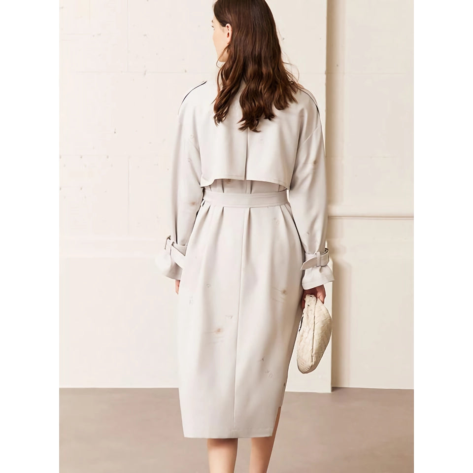 Eleganter zweireihiger minimalistischer Trenchcoat mit Gürtel