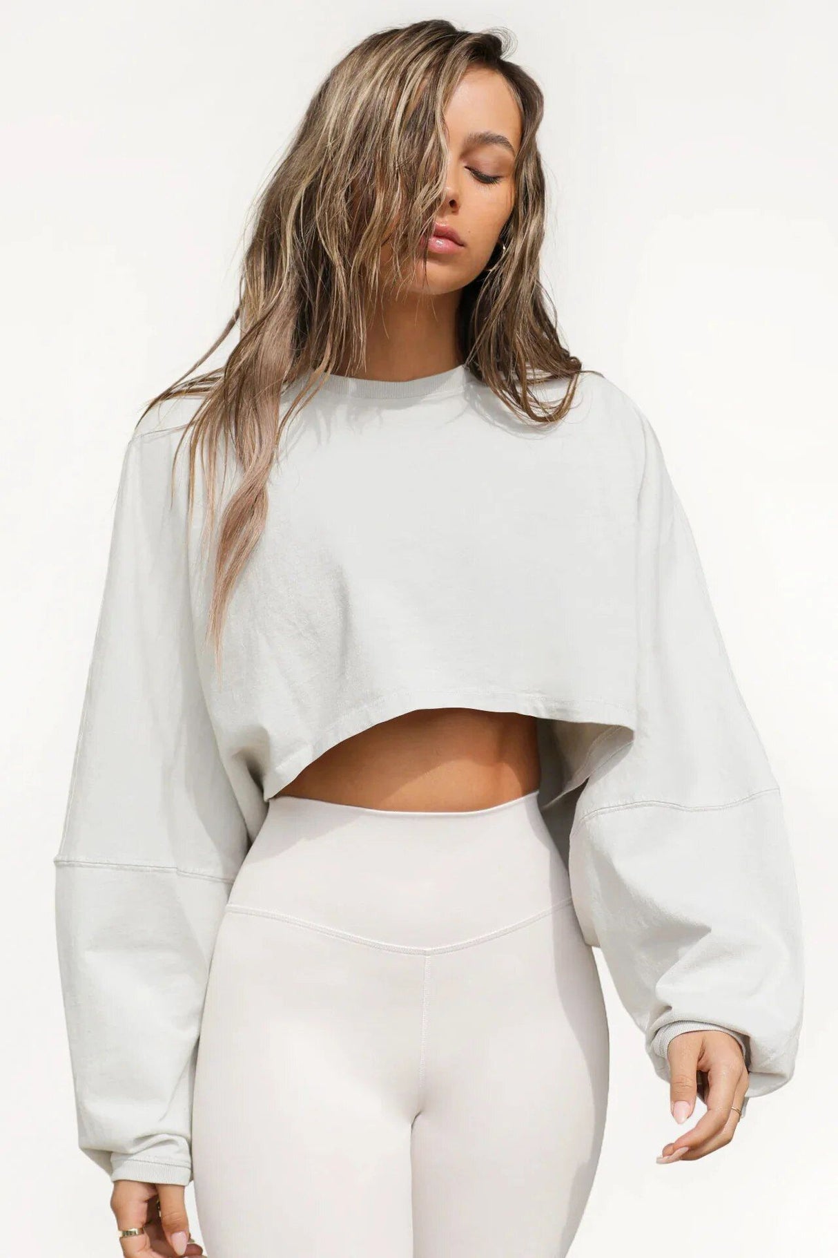 Oversized Streetwear-Inspired Crop Sweatshirt