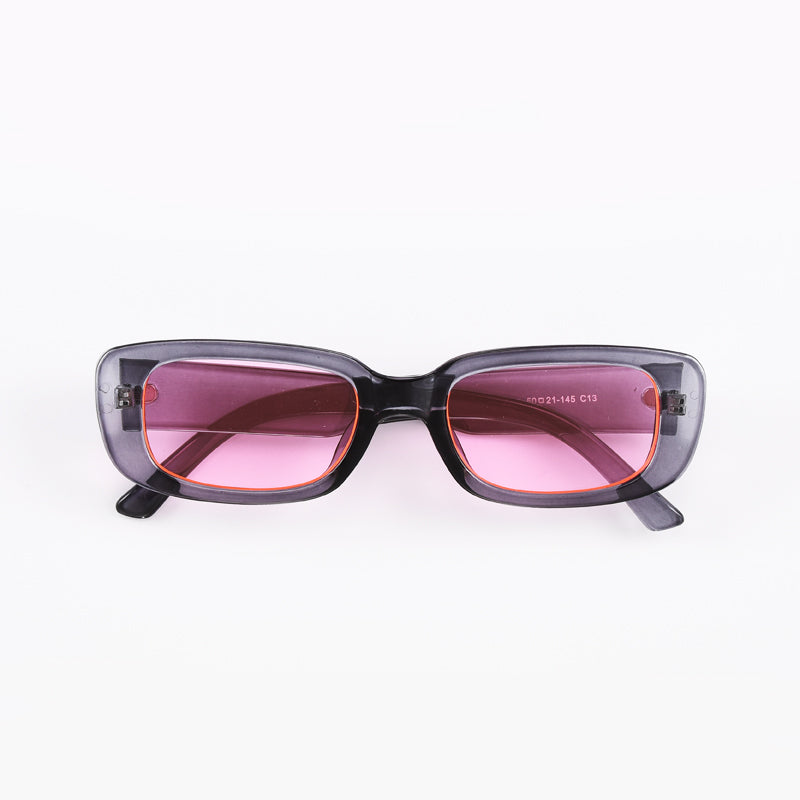 Gafas de sol rectangulares negras elegantes