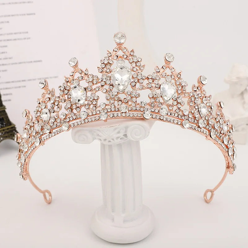 Tiara nupcial barroca de oro y cristal color champán