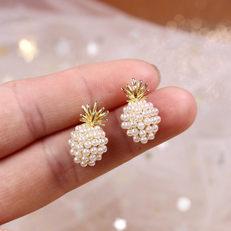 Pendientes elegantes con forma de piña y perlas para mujer