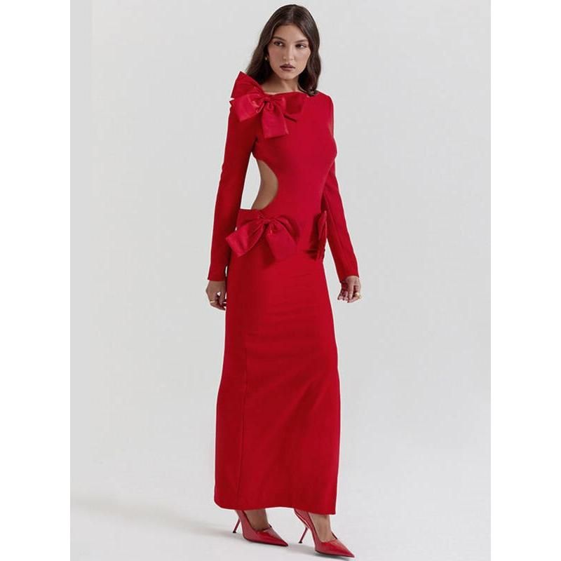 Elegante vestido largo rojo con cuello redondo y lazo sin espalda