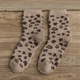 Warme Damen-Socken aus Baumwollfrottee mit geflecktem Leopardenmuster