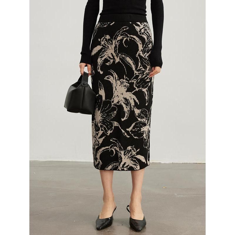 Chic Floral Jacquard Woolen Knit Skirt for Women