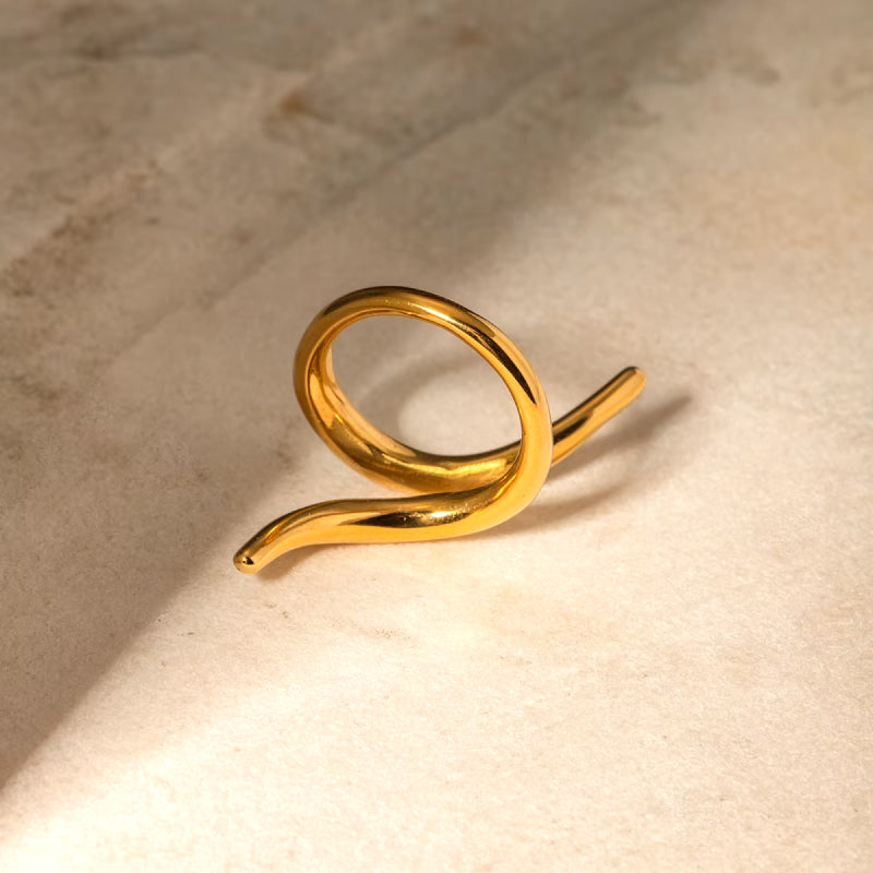 Anillo de serpiente bañado en oro de 18 quilates