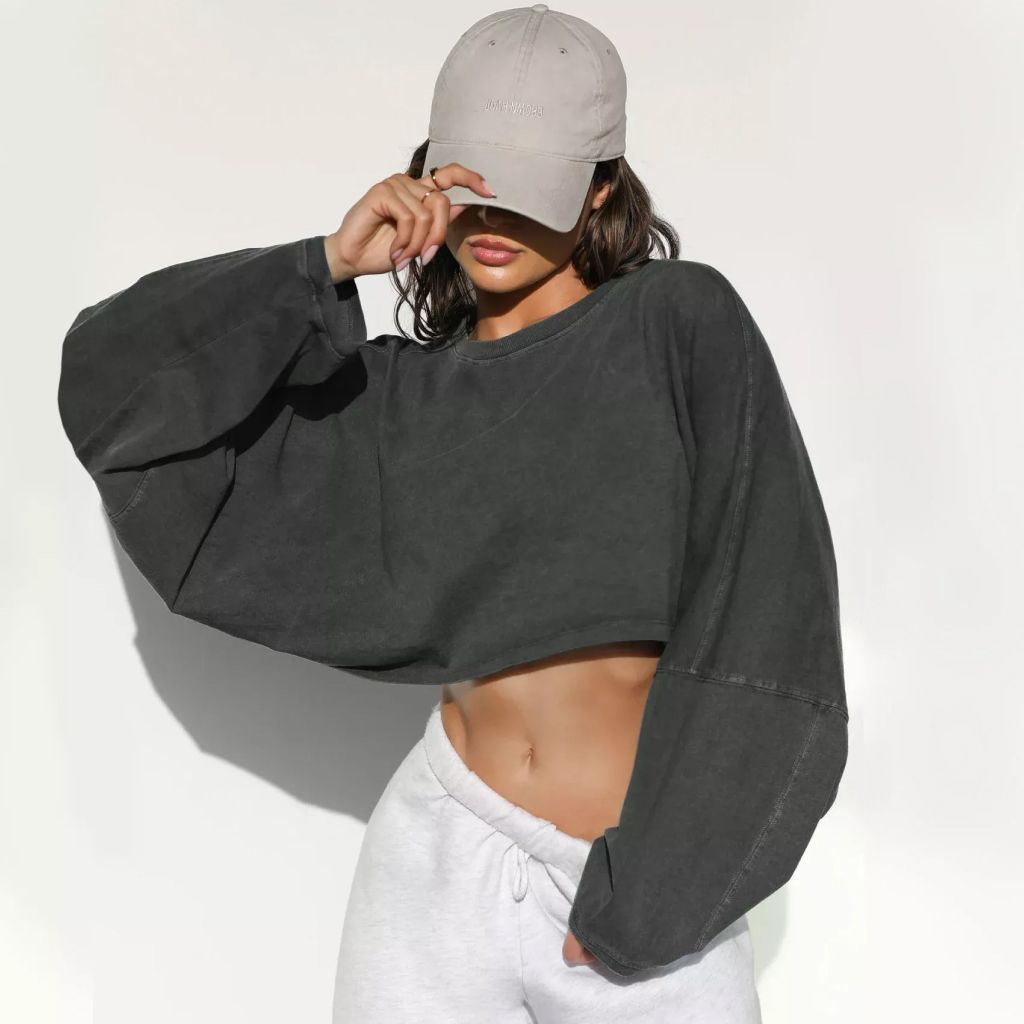 Oversized Streetwear-Inspired Crop Sweatshirt