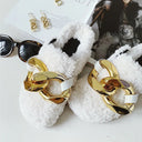 Slippers with flat bottom and round head