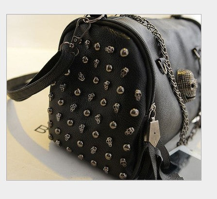 Autumn and winter wild tassel tassel bucket bag rivet shoulder Messenger bag - Dazpy