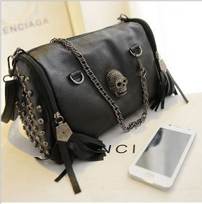 Autumn and winter wild tassel tassel bucket bag rivet shoulder Messenger bag