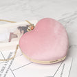 Heart-shaped hand holding chain bag - Dazpy