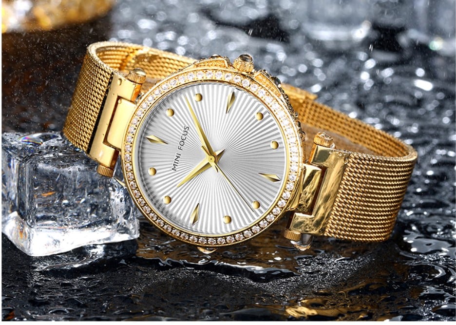 Women's Fashion Crystal Dial Watch - Dazpy